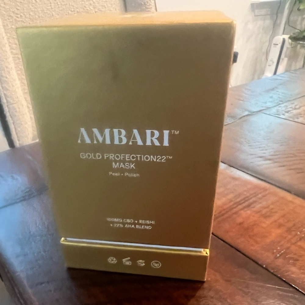 NWOT/ Ambari Gold Profection22™ Mask